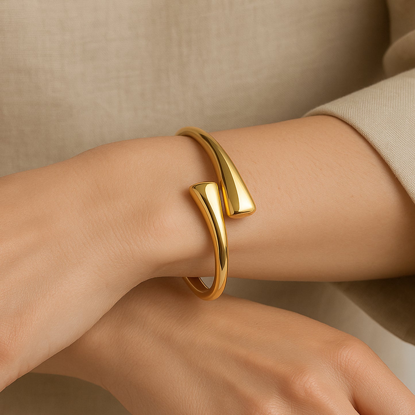Arc Bold Cuff